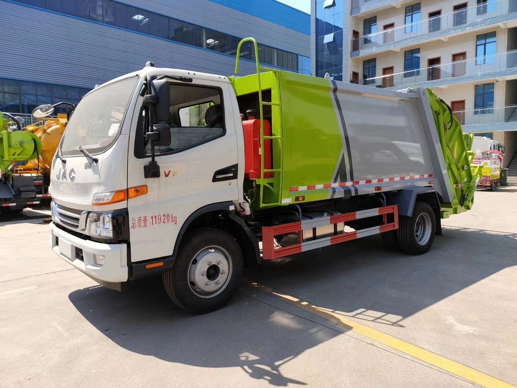 Garbage Compactor & Refuse Trucks