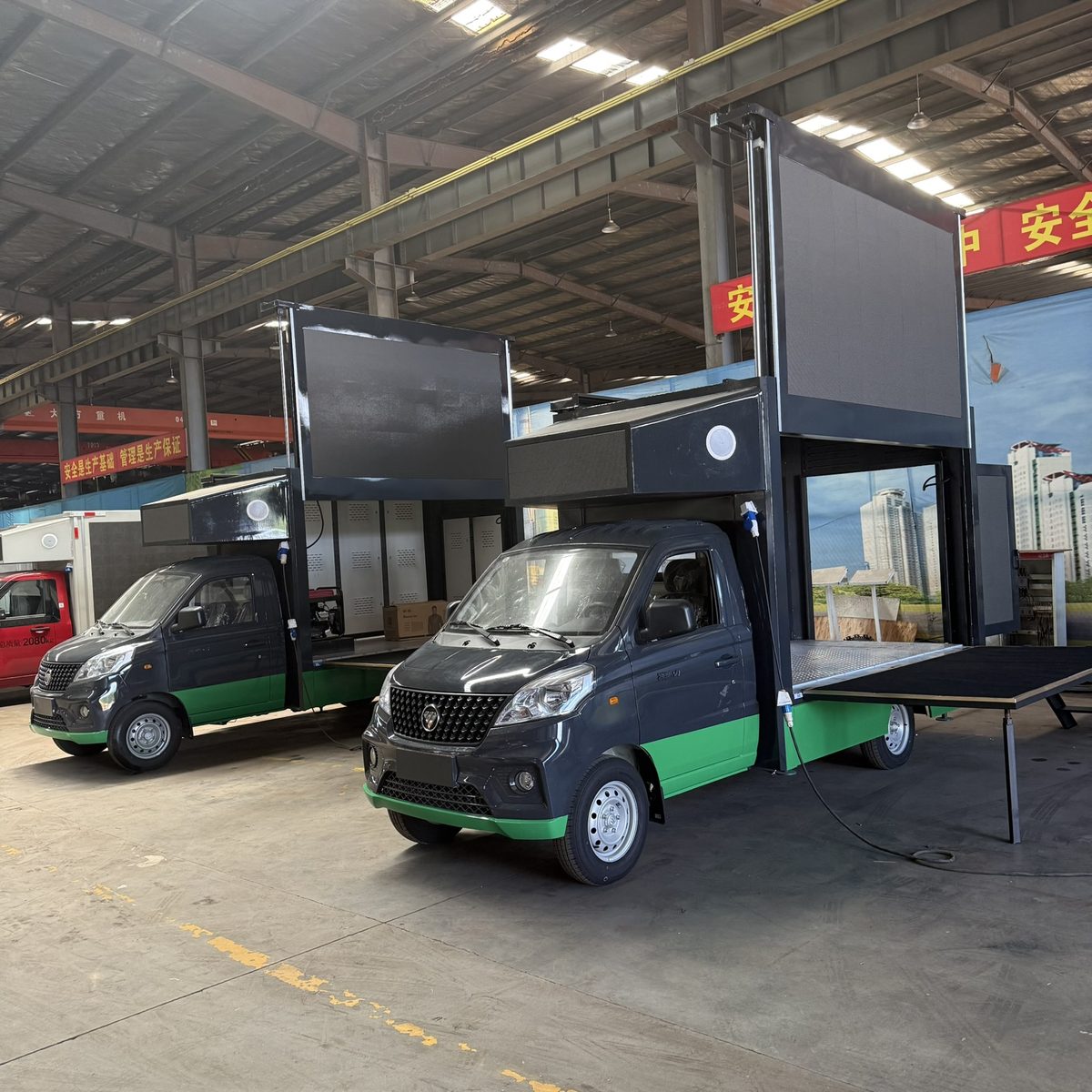 LED Advertising & Mobile Stage Trucks 2