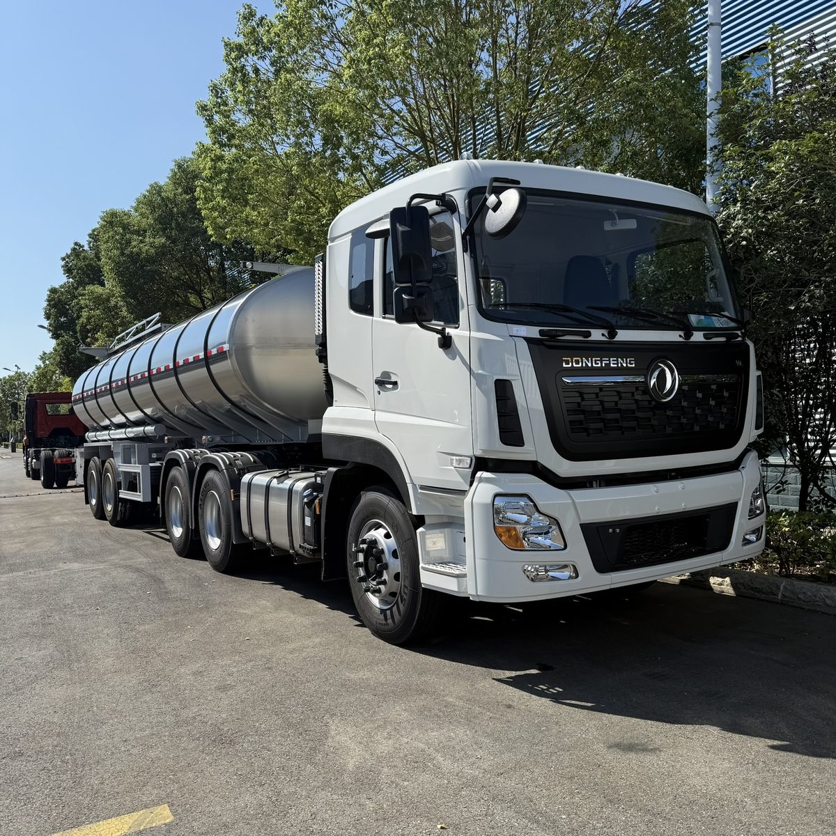 Water & Milk Tanker Trucks 6