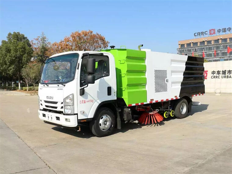 Japanese Isuzu KV100 115hp EU5 Road Sweeping