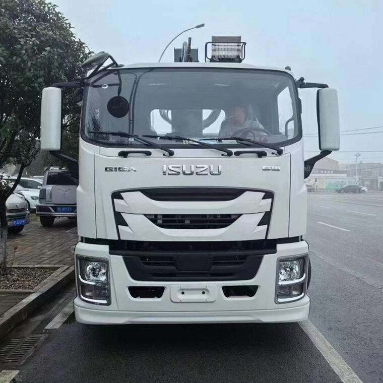 Isuzu FTR 205hp 8T Truck-Mounted Crane 4x2