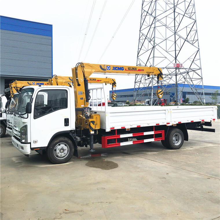 Isuzu ELF XCMG Straight Arm 5T Crane Municipal