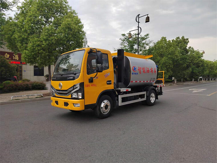 Dongfeng 4000L Bitumen Asphalt Spray YC4FA120
