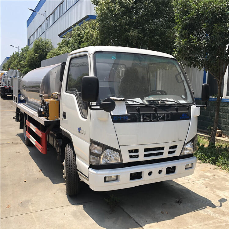 Isuzu 5-6cbm Bitumen Spraying Road Construction