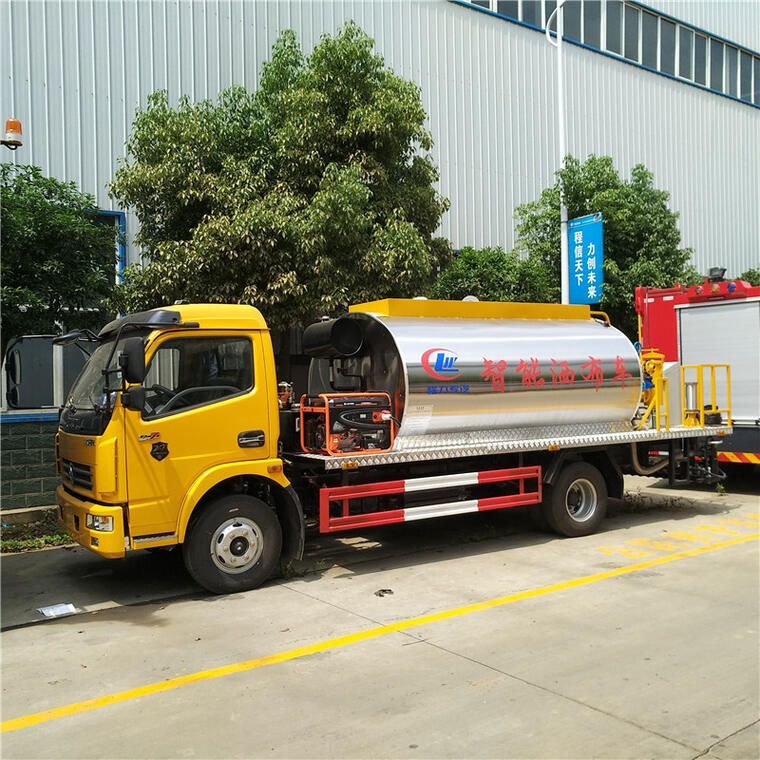 Dongfeng 6000L Bitumen Spraying Highway