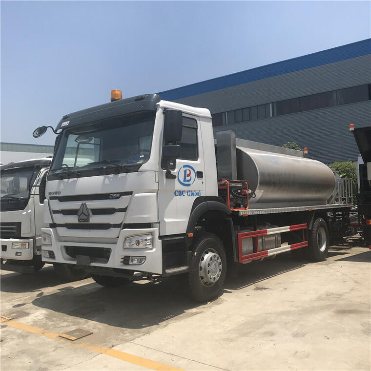 Sinotruck Howo 10-12cbm Bitumen Sprayer Dongfeng