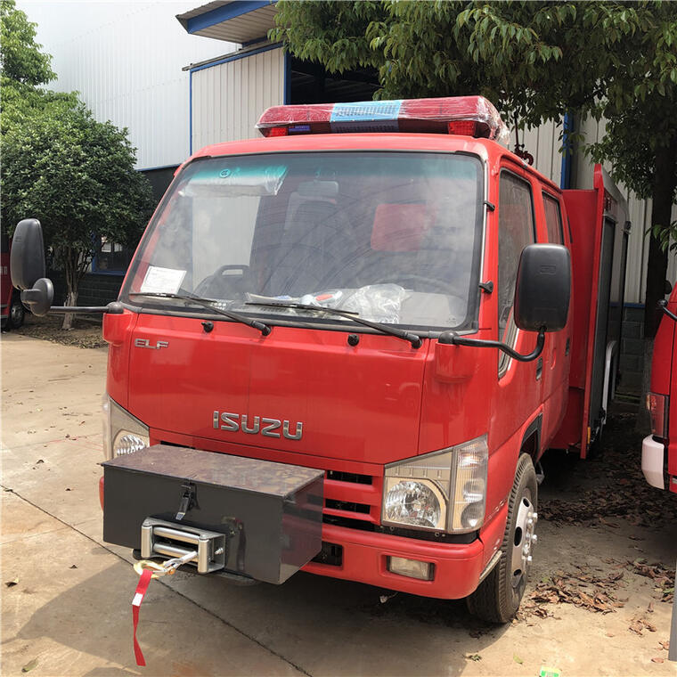 4x2 Euro5 Isuzu 98-120hp 3000L Fire Sprinkler
