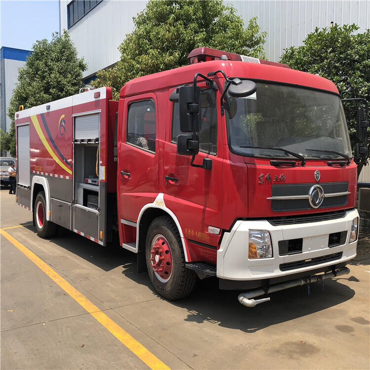 4x2 Euro3 Dongfeng 8000L RHD/LHD Fire Tanker