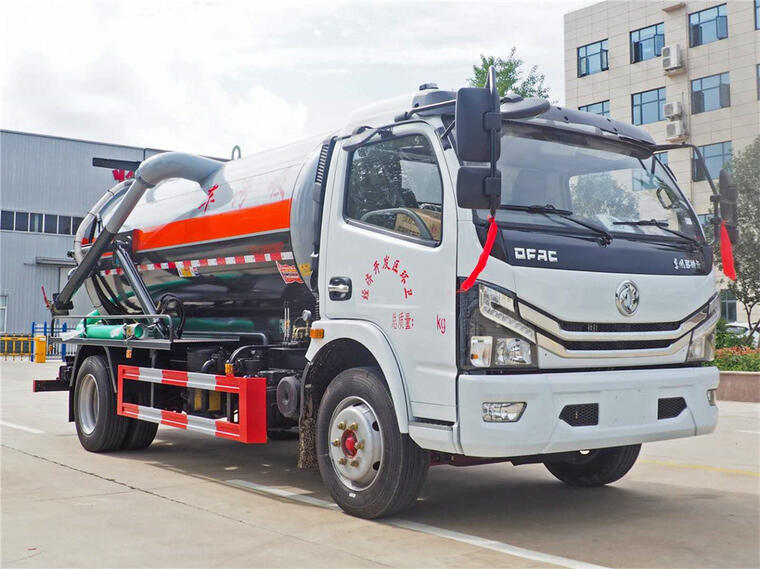4x2 Dongfeng 6000L Sewage Suction (c)