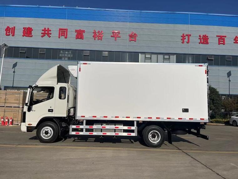 8-10T JAC S9 Refrigerated 5.2m box