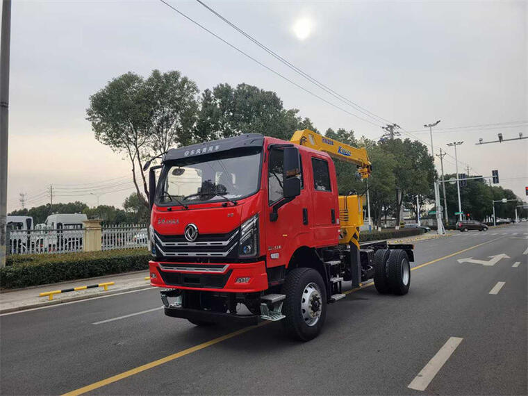 Dongfeng Double Cabin 4WD 4x4 Crane XCMG 5T Military