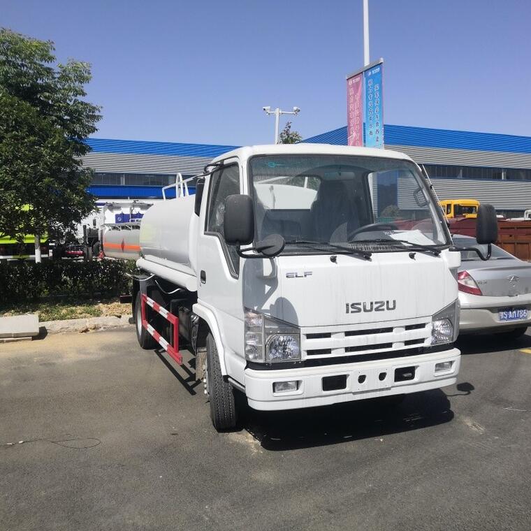 4000L Isuzu 100P Carbon Steel Water Tanker Sprinkler