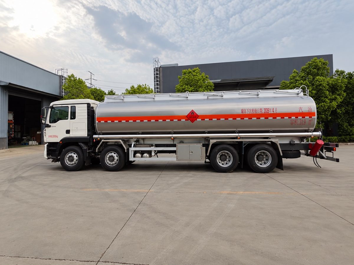 HOWO 31900L Aluminum Alloy Fuel Tank Truck