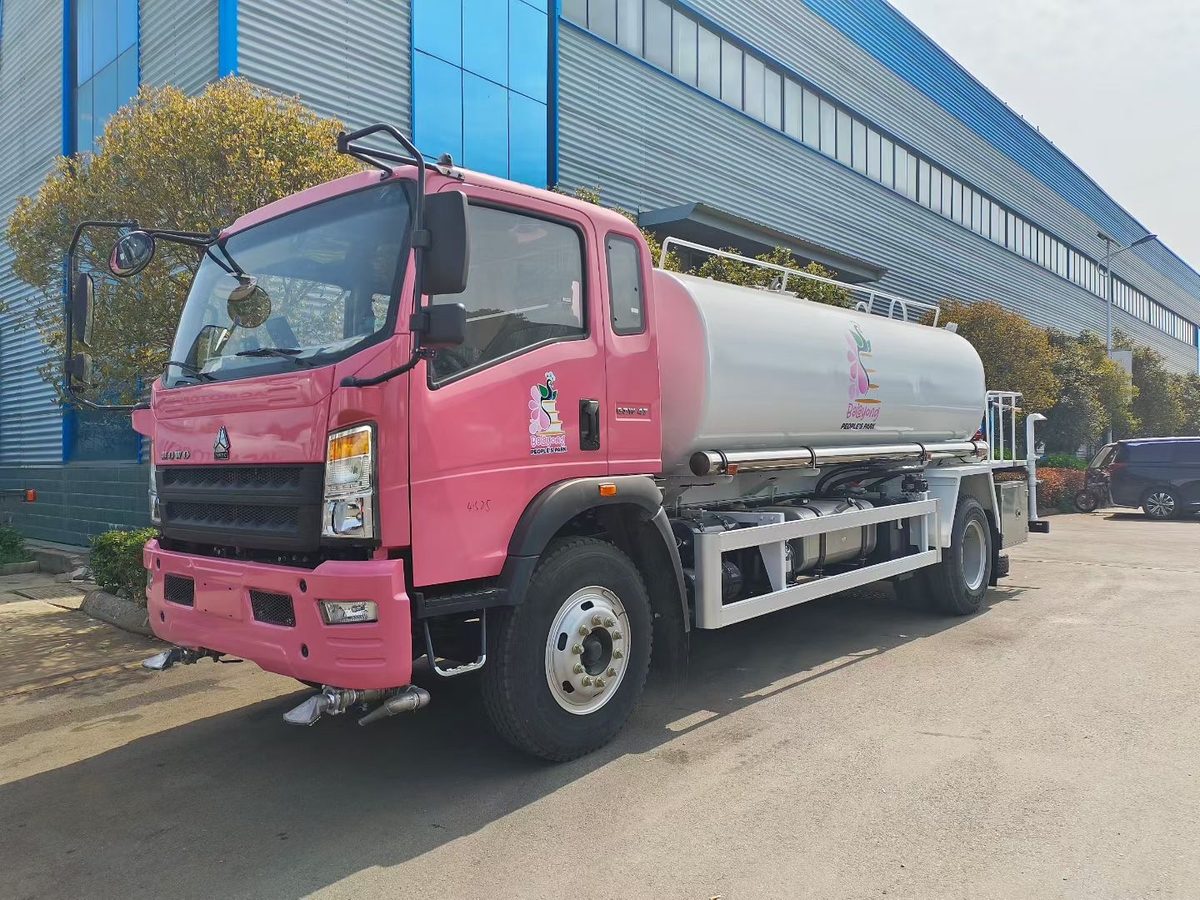 Sinotruk Howo 4x2 12000L Water Tanker Truck