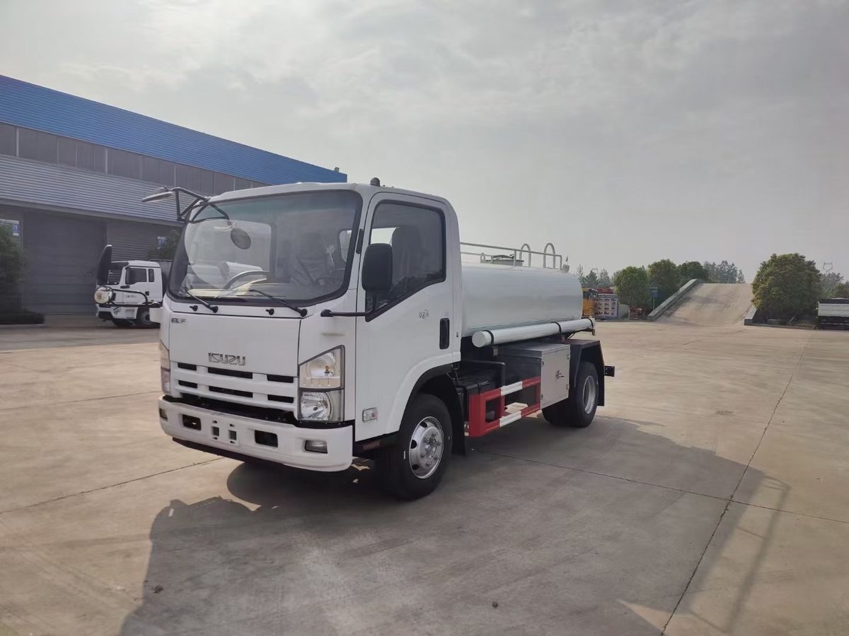 4x2 ISUZU 5000L Stainless Steel Water Tanker Truck