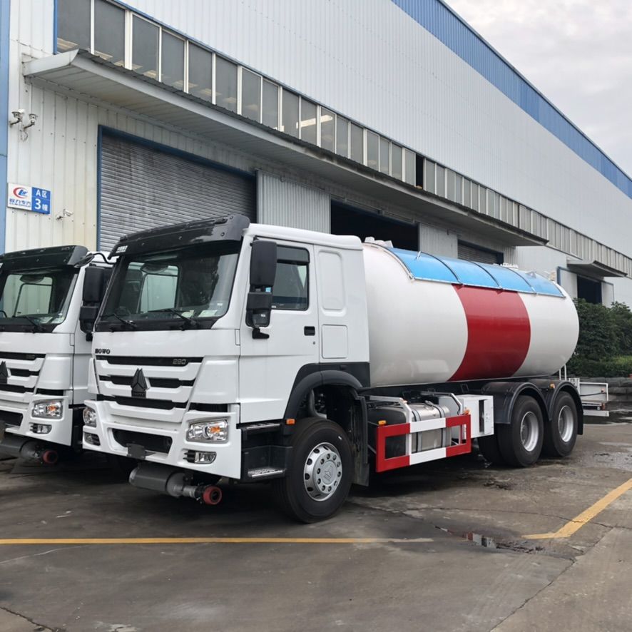 Sinotruk Howo 6x4 24.8cbm LPG Bobtail Truck