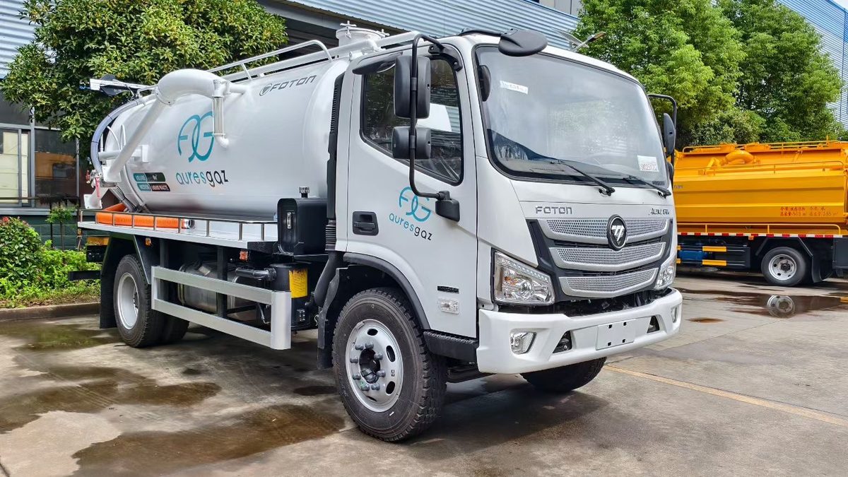 Foton 4x2 8000L Sewer Suction Truck
