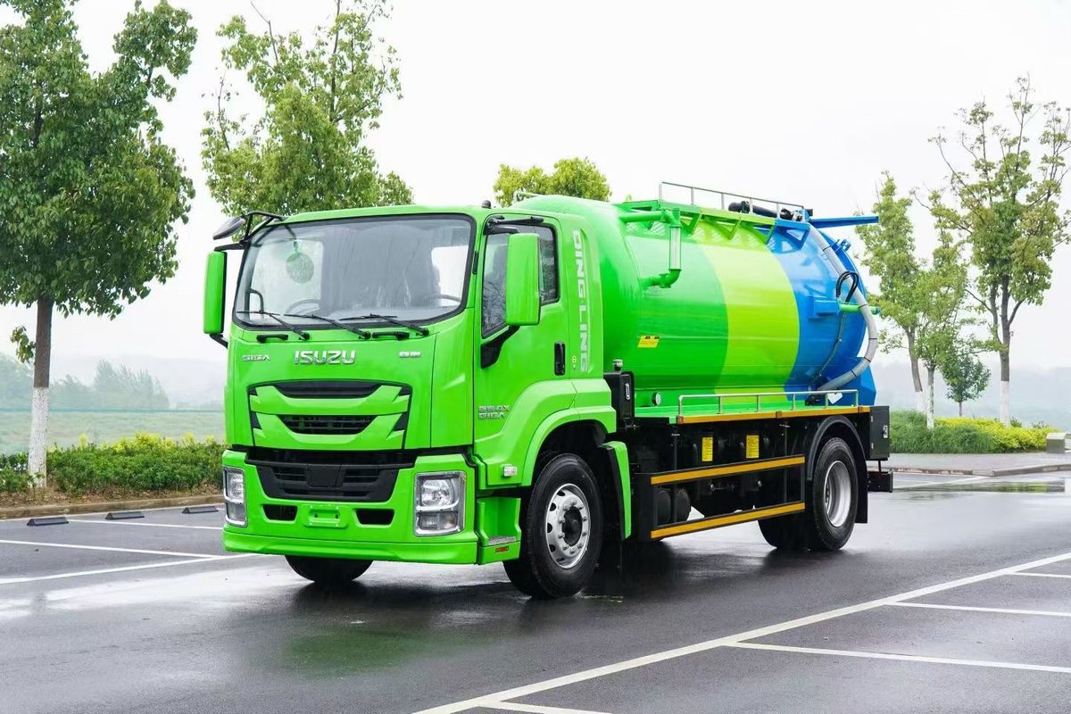 Isuzu 4x2 10000L Sewage Suction Truck