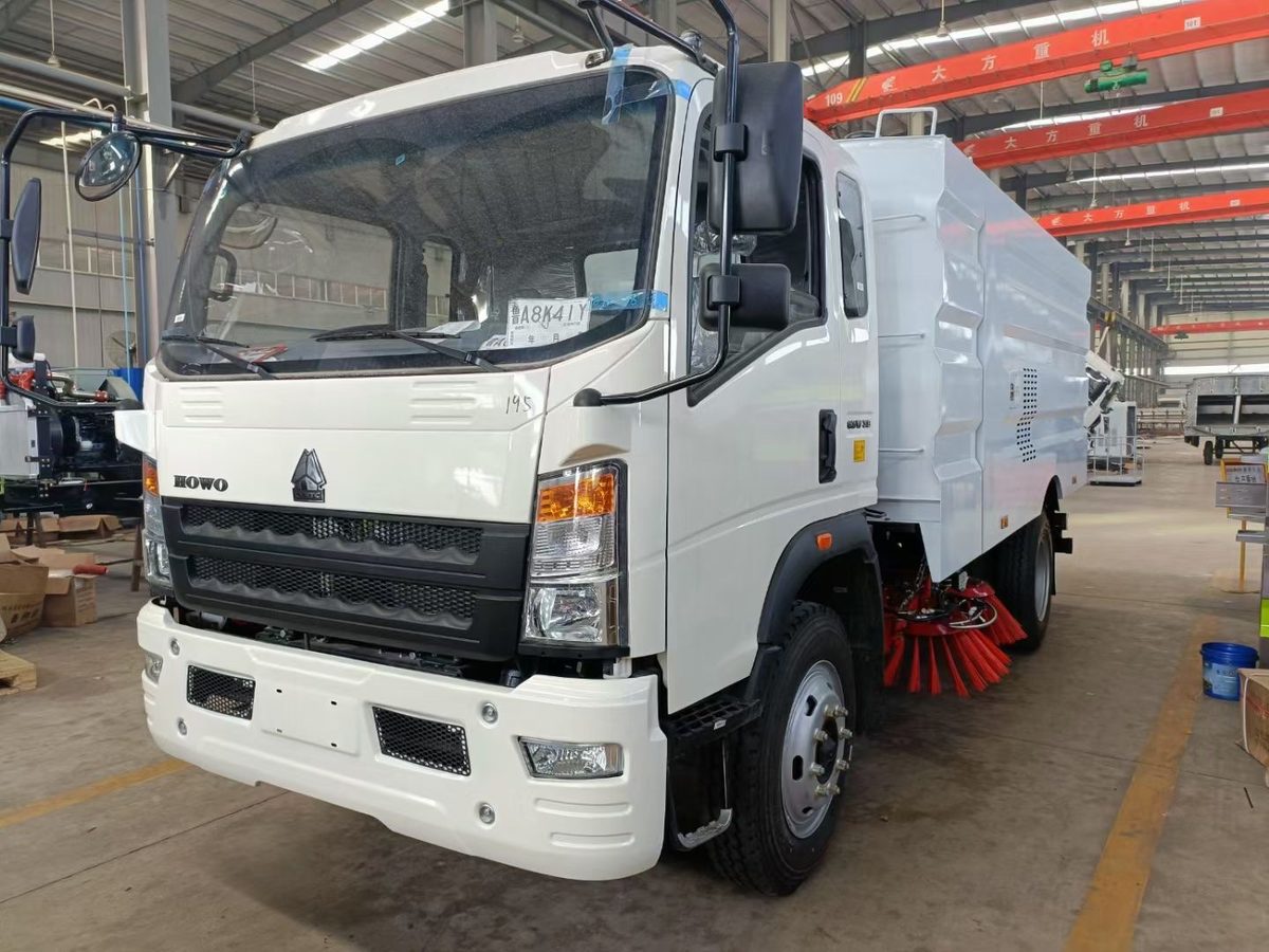 Sinotruk Howo 4x2 10cbm Street Sweeper Truck