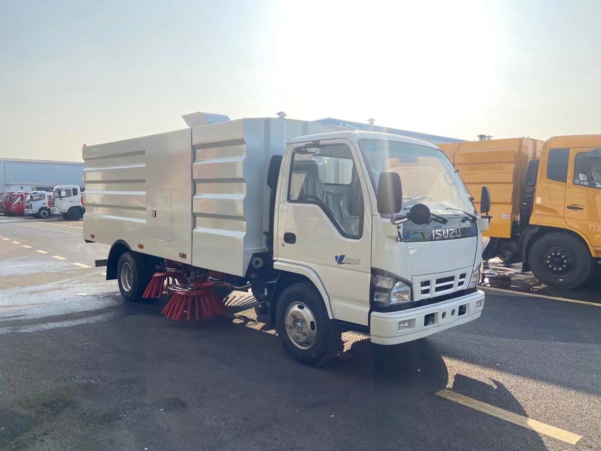 Isuzu 4x2 7cbm Street Sweeper Truck